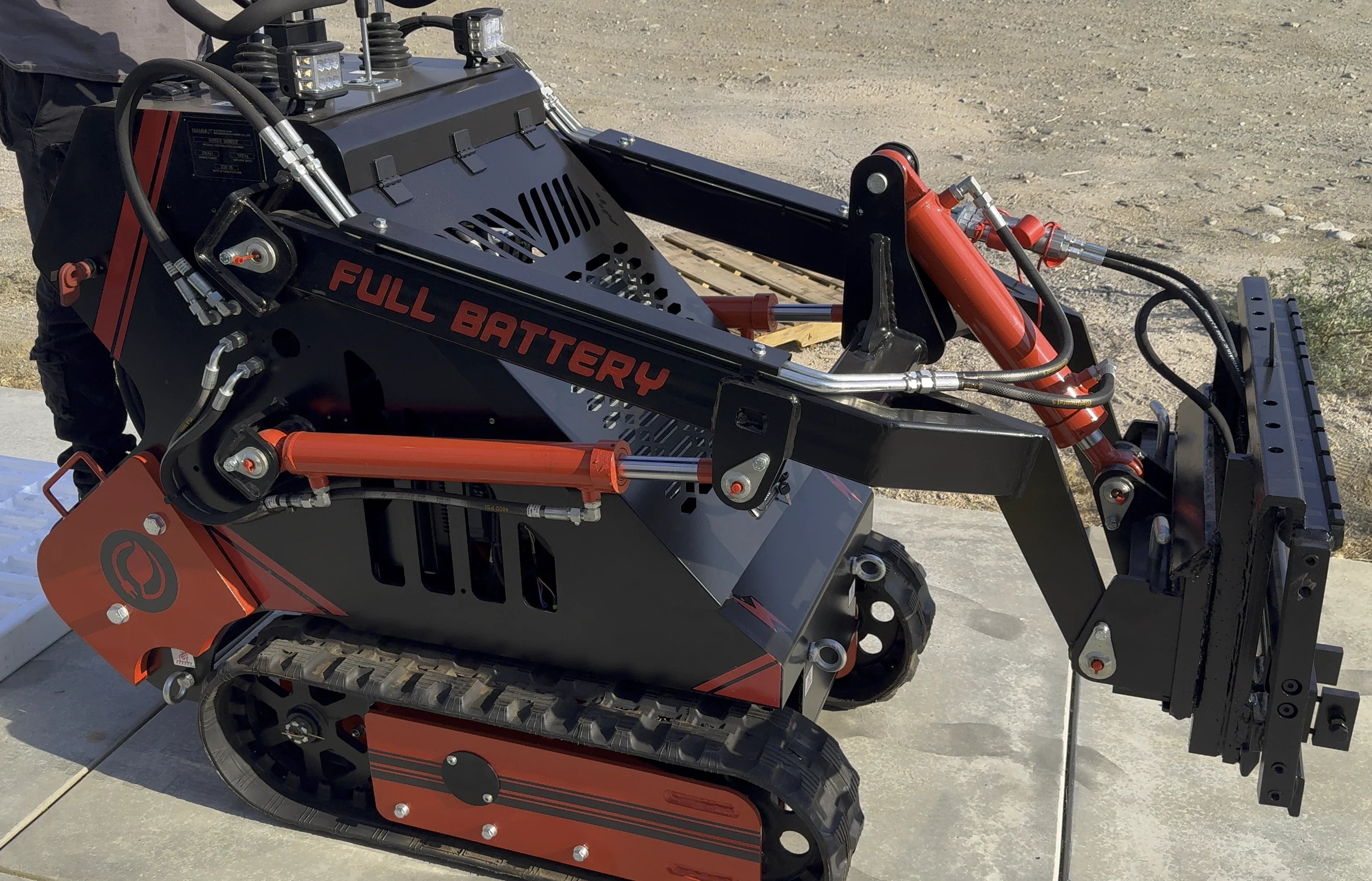 Full Battery Mini-Track Loader Skid Steer 72V 16.4kWh Lithium Battery, 2000 lbs. capacity, Various attachment options