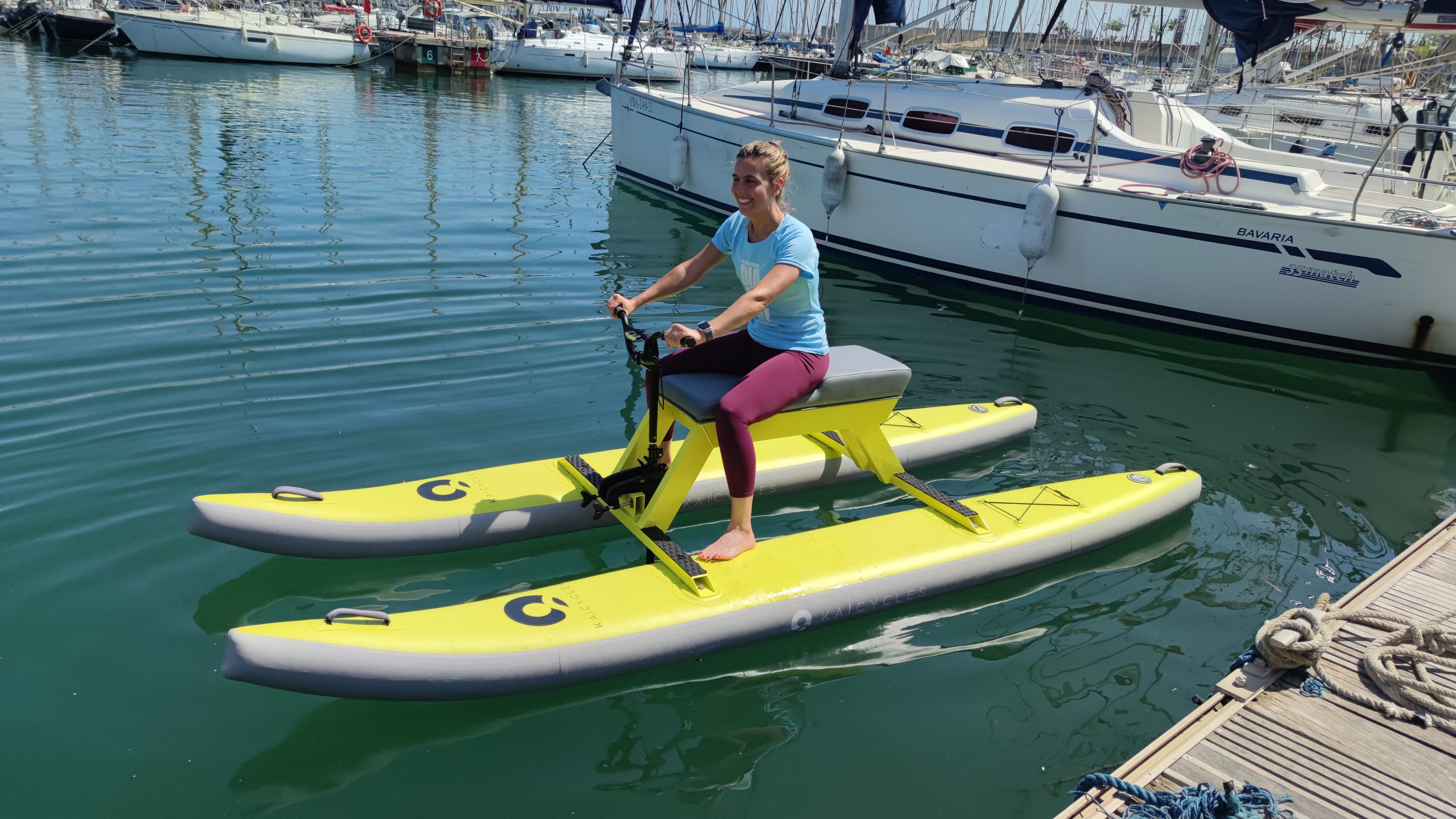 LUX KAHE POD 600 Battery Powered Pontoon, One to Two Rider Water eScooter