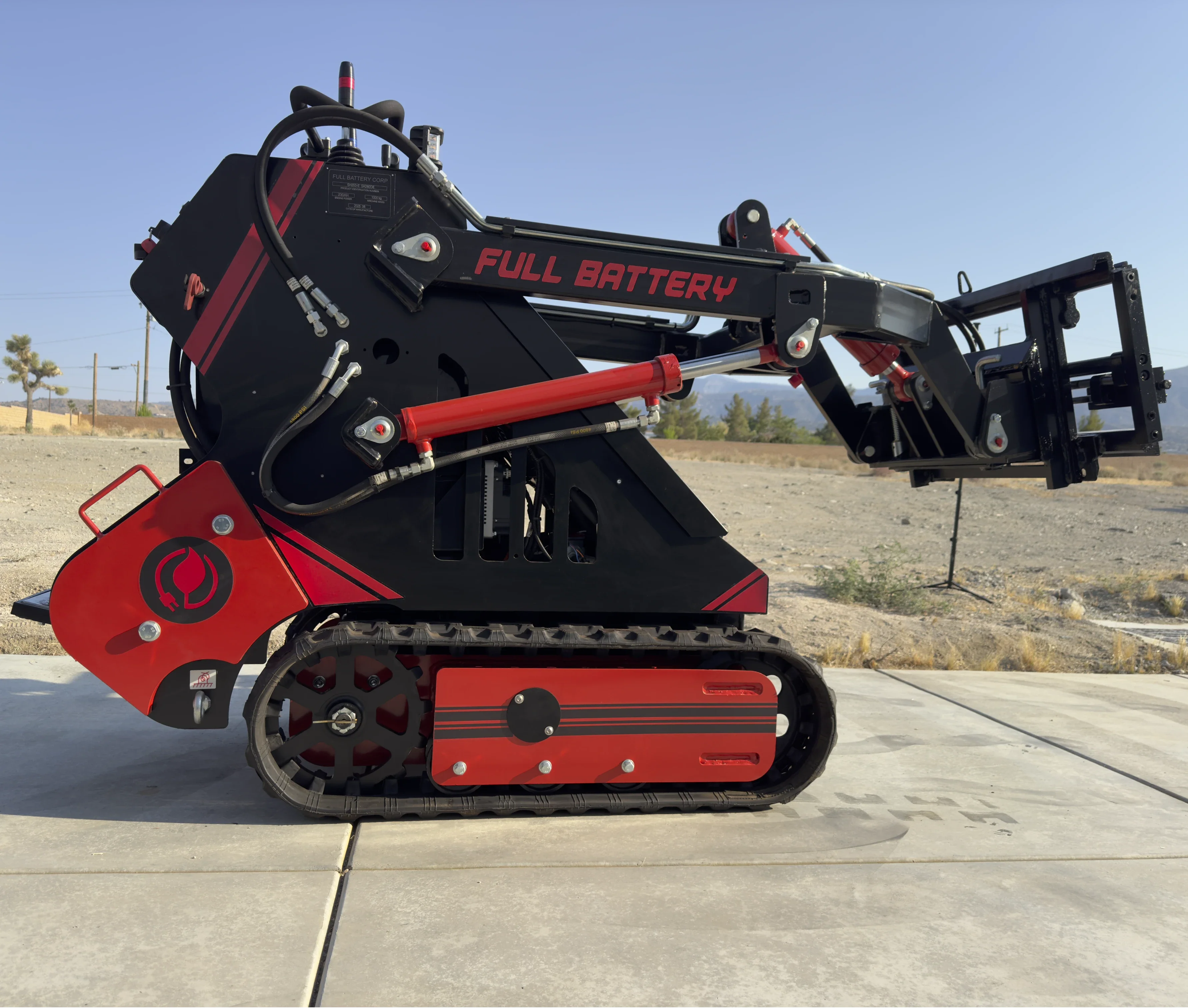 Full Battery Mini-Track Loader Skid Steer 72V 16.4kWh Lithium Battery, 2000 lbs. capacity, Various attachment options